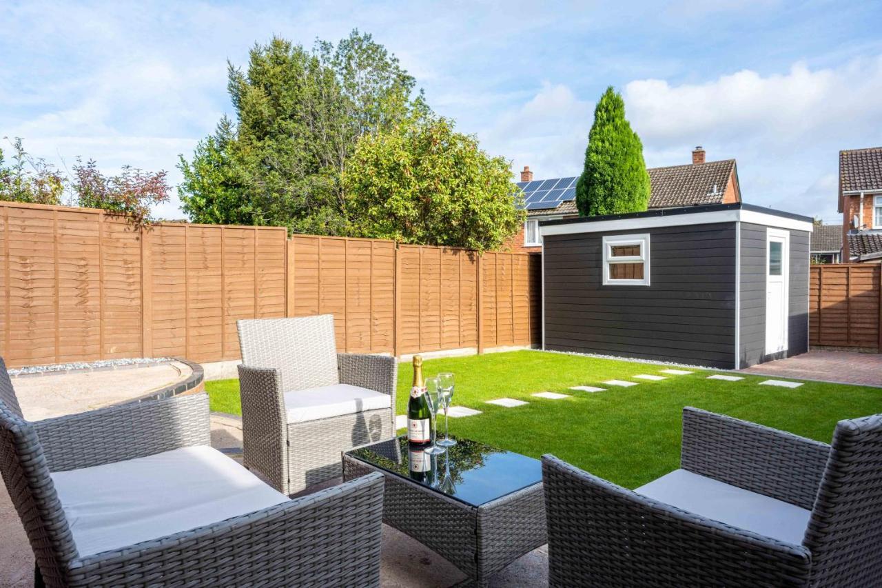 The Oaklands - Luxury Spacious 6-Bed, Near Solihull, Birmingham City, Jlr, Nec, Airport, Resorts World, Hs2 Luaran gambar