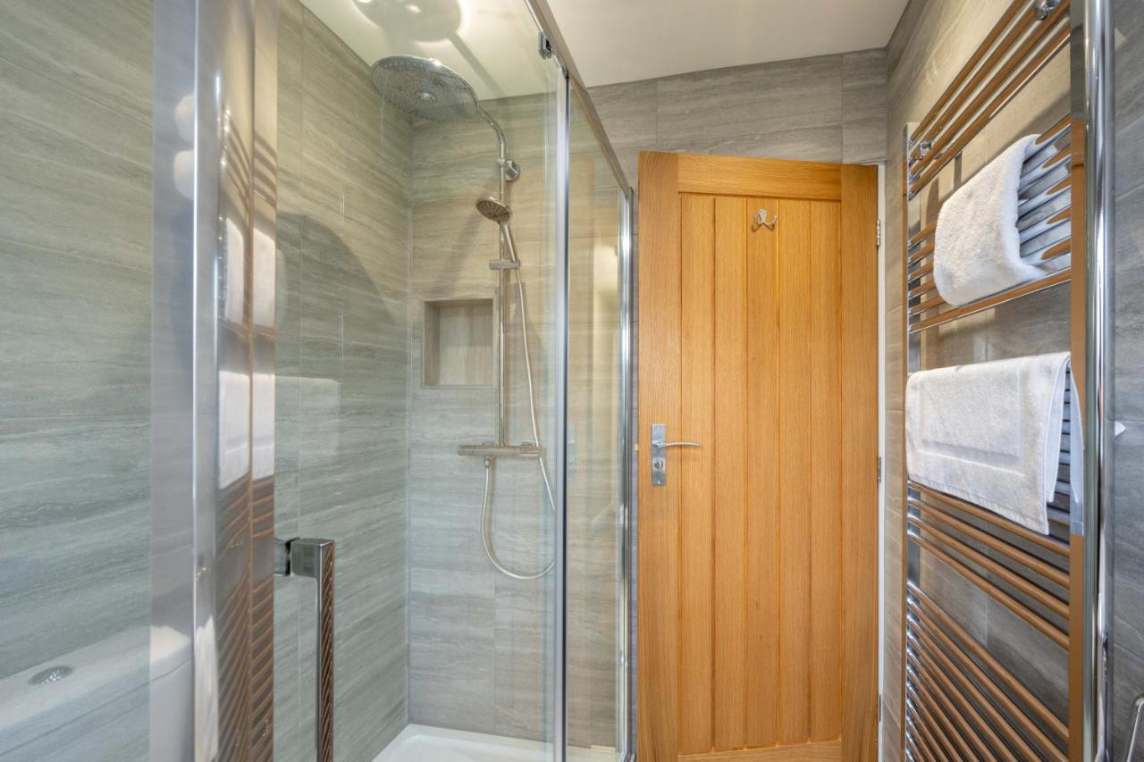 The Oaklands - Luxury Spacious 6-Bed, Near Solihull, Birmingham City, Jlr, Nec, Airport, Resorts World, Hs2 Luaran gambar