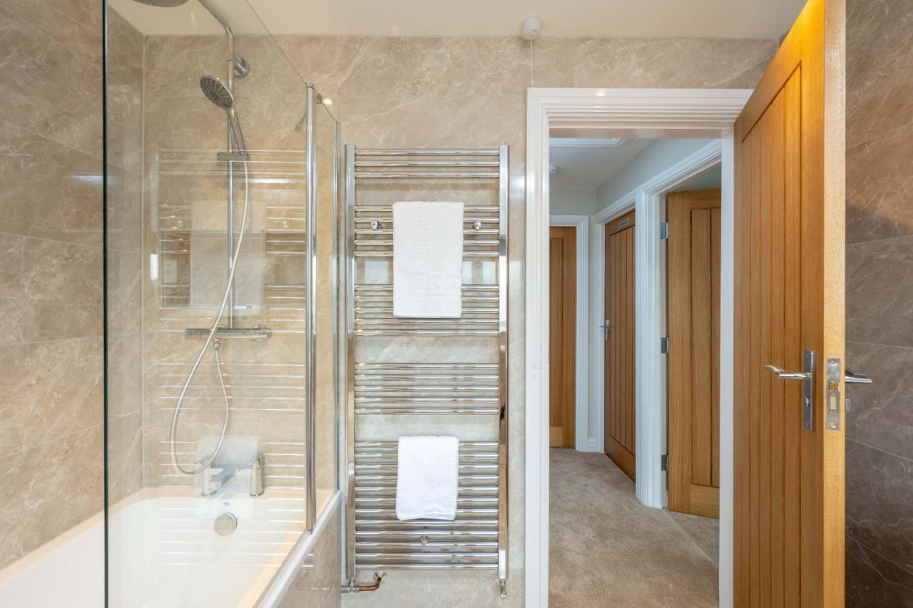 The Oaklands - Luxury Spacious 6-Bed, Near Solihull, Birmingham City, Jlr, Nec, Airport, Resorts World, Hs2 Luaran gambar