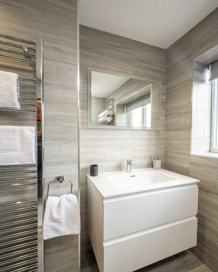 The Oaklands - Luxury Spacious 6-Bed, Near Solihull, Birmingham City, Jlr, Nec, Airport, Resorts World, Hs2 Luaran gambar