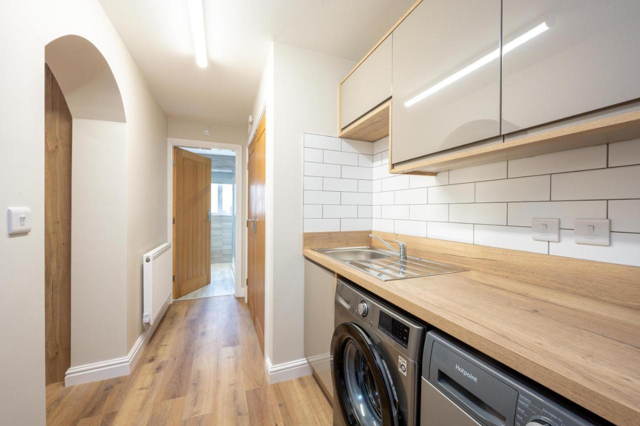 The Oaklands - Luxury Spacious 6-Bed, Near Solihull, Birmingham City, Jlr, Nec, Airport, Resorts World, Hs2 Luaran gambar