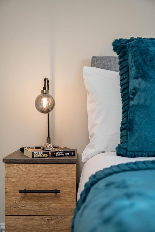 The Oaklands - Luxury Spacious 6-Bed, Near Solihull, Birmingham City, Jlr, Nec, Airport, Resorts World, Hs2 Luaran gambar