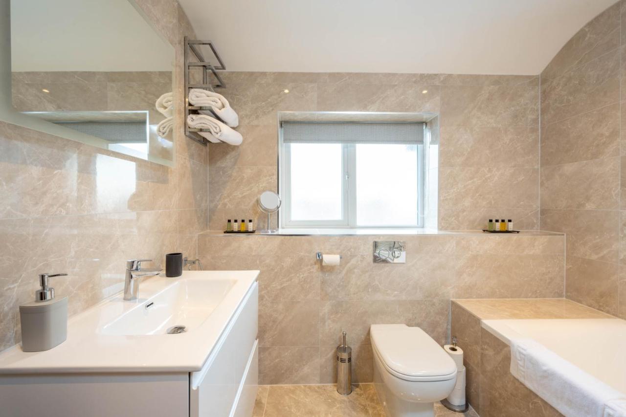 The Oaklands - Luxury Spacious 6-Bed, Near Solihull, Birmingham City, Jlr, Nec, Airport, Resorts World, Hs2 Luaran gambar